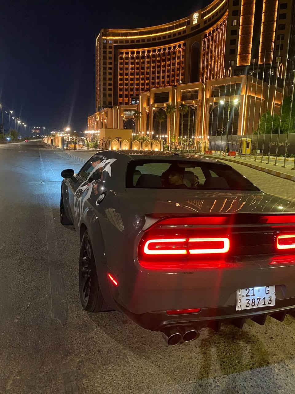 يالله سلام وعليكم دوج جالنجر ارتي 5700 محدث وايت بدي بنيد اس ارتي موديل 17 
حادثها من امريكا جاملغين 
تخم تاير جديد 
سياره حلوه كولش وبالعافيه الي ياخذها 
سنويه بسمي سعر 170 وبيها مجال للطيبين 
مكاني بغداد الدوره رقمي ***********
