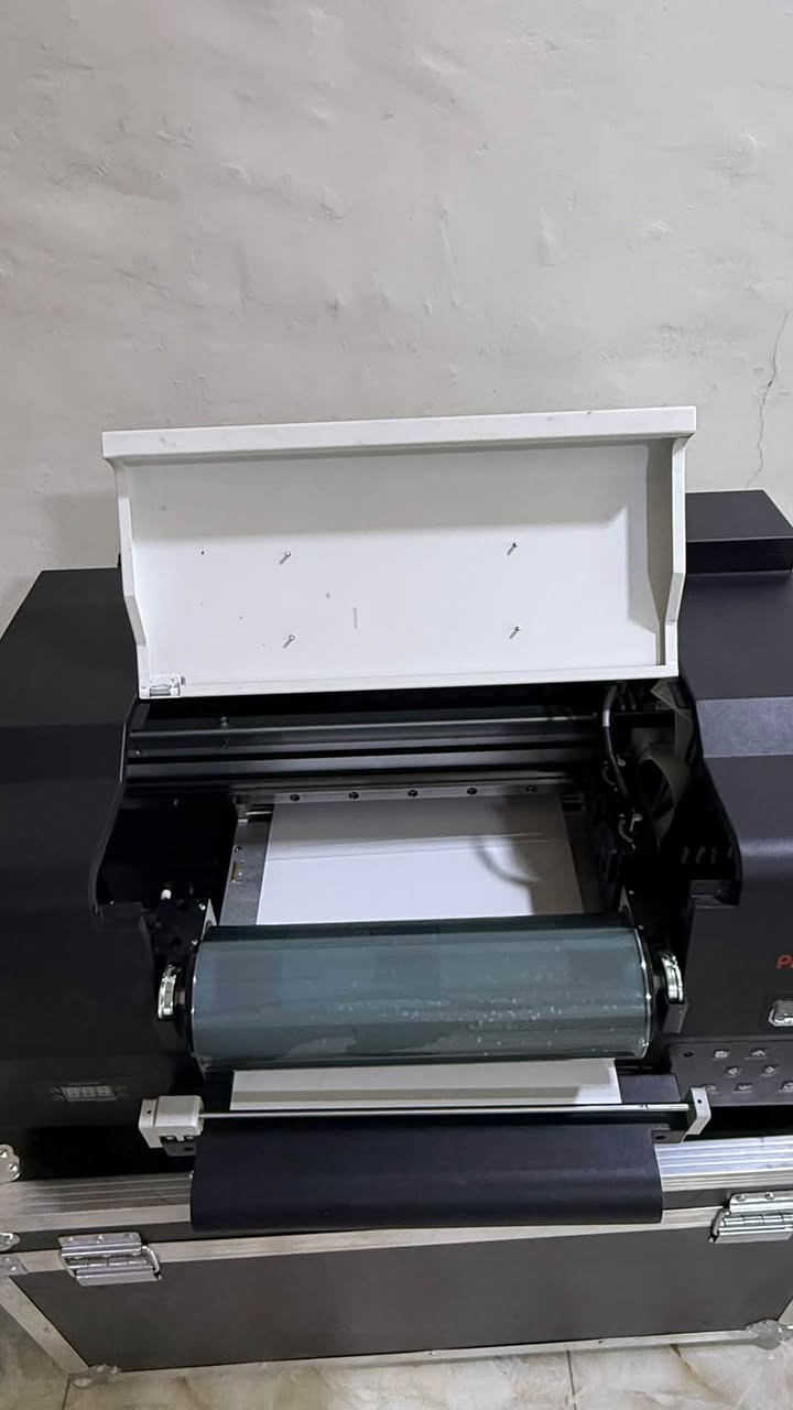 طابعه uv dtf
عدد 4
وحده جديده ما مفتوحه كلش 
3مستخدمات قليل الرول مال الشركه ما مخلص  
النضافه 100‎%‎
جاهزات من كلشي 
وياهن شاشه للطباعه يعني ما تحتاج حاسبه 
وياهن سيت الحبر مالتهن والرول 
البصره -كرمة علي 
***********
