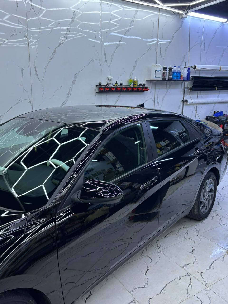 هيونداي النترا 2024 (أمريكي - نص فول) 🚗
​الحالة: بحالة الزيرو (ماشية 22 ألف) - افحص وين ما يعجبك.
​المحرك: 2000cc
​المواصفات: بصمة | رادار | حساسات | شاشة متصلة.
​الأوراق: رقم بغداد باسمي - تحويل مباشر.
​السعر: 143 ورقة (وبيها مجال).
​الموقع: بغداد - المدائن (سلمان باك) - مقابل محطة الوقود.
​للتواصل: ***********
