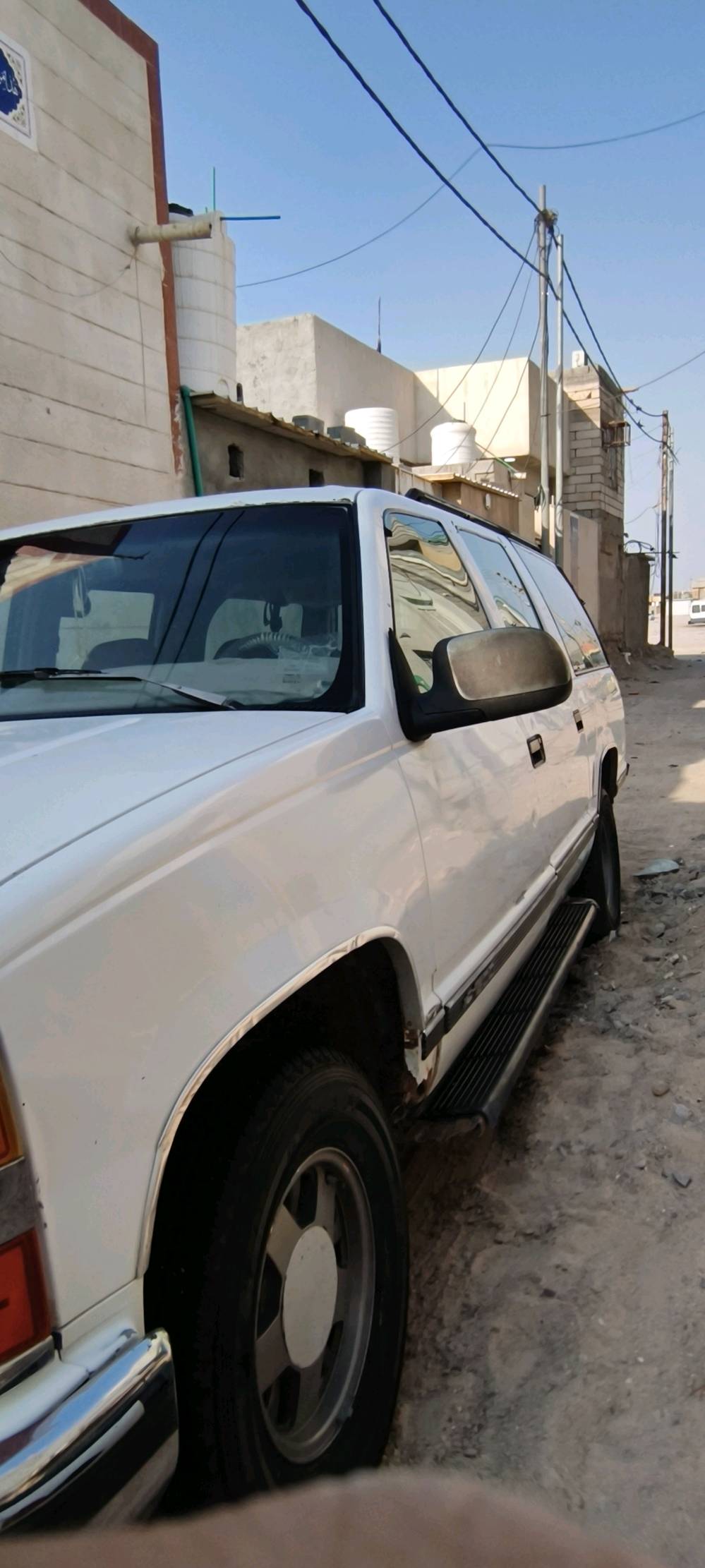 بهبهان موديل 1995 

مكينة 305 

گير 700 

سيارة بلادية مامصبوغة  

دواخلها نظيفة مابيها عيب 

سيارة باسمي تحويل ثاني يوم اذا تريد 
سنوية مامنتهية 

السعر 33 وبيها مجال 

عنواني البصرة الزبير 

رقم الهاتف : ***********