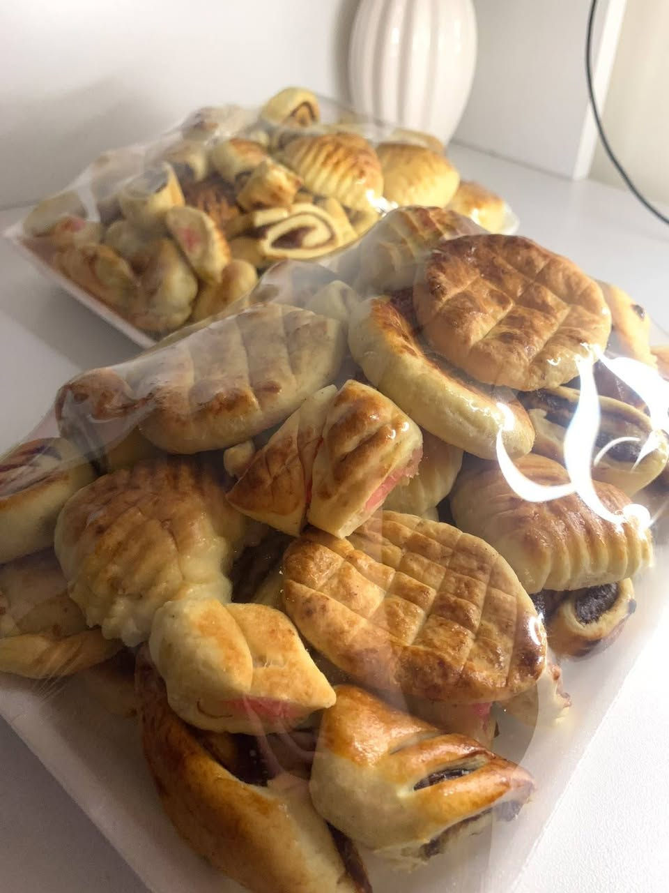 كافة انواع المعجنات تلكوها يمنا
كليجة، چرك، اصابع التمر، كرواسون
ميني بيتزا بالخضروات، لحم بعجين، كوكيز
كيك سادة، فطائر الجبن بالزعتر، الجبن والزيتون، جبن وكرفس 
عنواننا مجمع الزيتون
يوجد خدمة توصيل داخل اربيل

