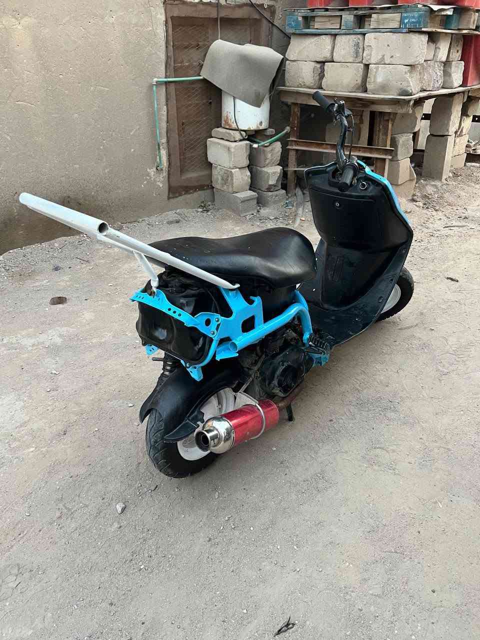 السلام عليكم فراشه حربيه لبيع مكينه مفتوحه شلعه ومعدل تخبل شغاله سلف هندر كهربائيات تايرات جدد دبلات دراجه كامله وحلوه سعر 275 وبيه مجال قليل مكان لبصره الزبير الرقم ***********
