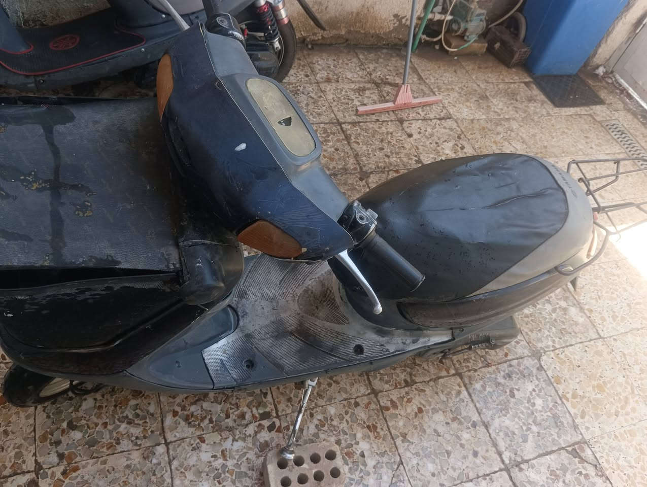 منغولي حلوه ومرتبه تشتغل سلف وهندر  دراجه يرادله ترتيب شويه. كلشي ما بيه  سعره ٢٠٠
***********
