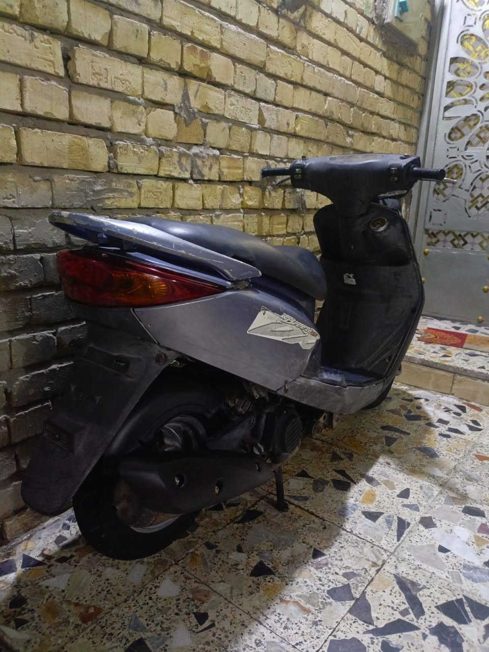 السلام عليكم درجه بريز   بلاديه جديدة
درجه كله بلاديه  خير من الله   شلعه ومعدال شغاله سلف وهندر مكينه خرسه ناعمه  كهربائيات كله شغال شاير يمنه يسره عداد كليو متر شغال الايت عالي ناصي كله شغال بريك مامي خلفي   مكفوله كفاله عامه 
وراق كامله   
مكاني بغداد زيونه 
السعر 650 
***********
