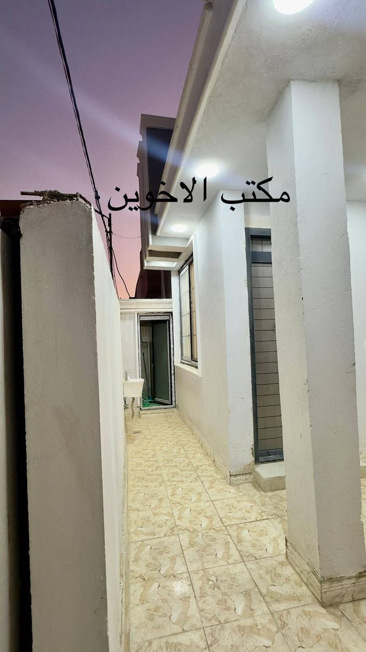 بيــت زراعـــي قـــرار 25 مساحـــة 155 متـر 
مقابيل قريــة الغدير قرب بانزين خانـة سما الغدير قرب شارع المطحنـة ..
بيت مامــسكون ابــد .. 
البيت جاهز من كل الامــور 
بيــت جناي شغل جناي .. درجــة اولى مواصفات شغــل كله فول
بــناء طابوق .. صــب كونكريت شغل درجة اولى
ابواب و شبابيك اللمنيــوم اصلي ...
صبغ جــوتن الاصــلي قابل للغسل
السقف جبس بورك ركم .. انارة بوفايل اصلي .. مع الضمان
المطبخ والــصحيات الــواح شغل درجـة اولى 
منطقــة سكــنية .. عرض الشارع 13 متــر تبليط 
انارة ــ خدمات كاملــة .. 
للاتصال ***********
***********
مراســلة الــصفــحة ...

