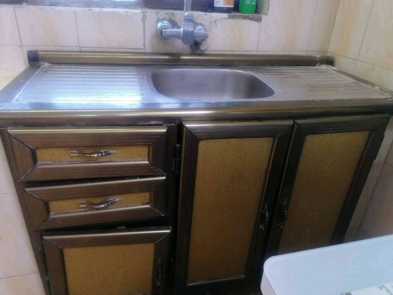 كاونتر المنيوم تفصال ثقيل  3 امتار و 60 والسنك متر و30  / بصره