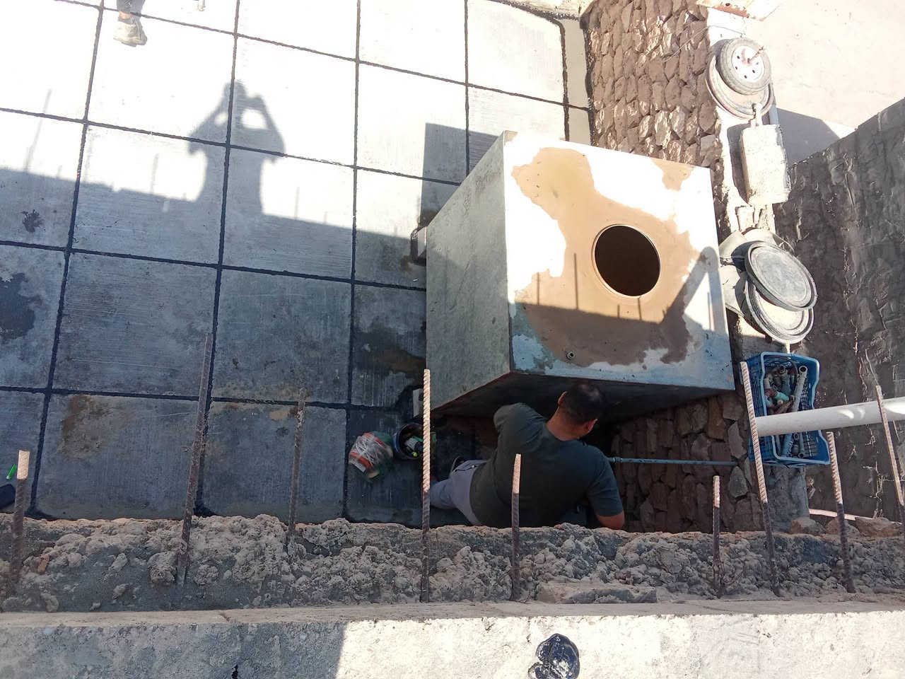 سلام عليكم تم أكمل بيت أبو يوسف في منطقة حي الزيتون في 5كيلو هذا عملنا ومن الله التوفيق 
نشتغل اشتايكر والجير السطح وجير أساس نشتغل كرسته وعمل ونشتغل بس عمل ونشتغل جير بارد اكو عوازل حرارة مثل الفوم أو الفين اكو احجام وقياسات حسب المواد صيانه ماستك تنظيف السطح قبل الشغل مساحه صغيره تنحسب قطعي التواصل رسول العسافي ***********
واتساب واتصال ***********
