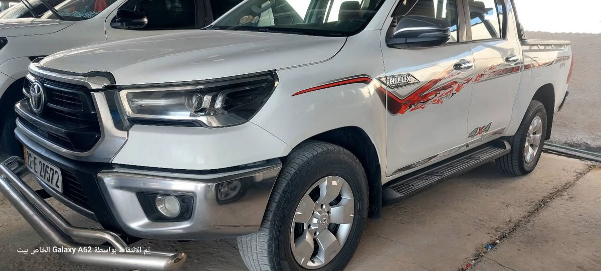 اللهم صل على محمد وآل محمد
تويوتا هايلوكس فور ويل 4×4ساز فول مواصفات 
مكفوله من صبغ وتبديل كير عادي ماسي٢٠٠ الف
السعر 260 ورقه 
***********
***********

نص مكتوب في الصور:
- تم التقاط بواسطة Galaxy A52 الخاص بي
- تم التقاط بواسطة Galaxy A52 الخاص بيت