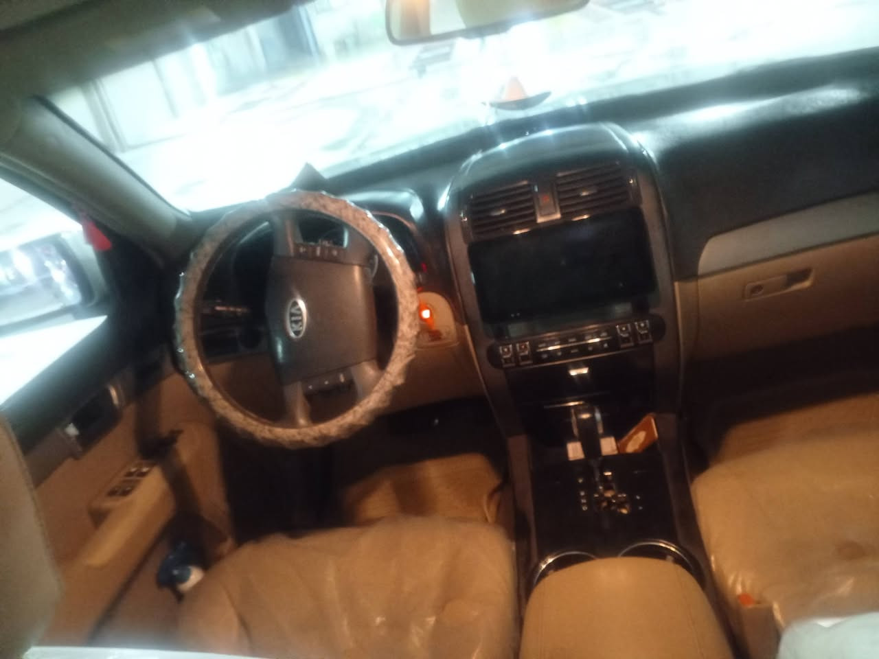 السلام عليكم موهافي ٢٠١١ خليجي سعودي فور ويل فول مواصفات معروفه مواصفات الفول بسمي رقم بغداد انكليزي مكفوله كفاله عامه من الضربه والصبغ ماعدا بارد كد شبر بالصندوك  ملاحضه ماشر بالصور بالون الاحمر على مكان البارد والصبغ الباقي كوله مكفول ***********مكاني بغداد الرشاد السعر ١٢٥وبيها مجال بسيط
