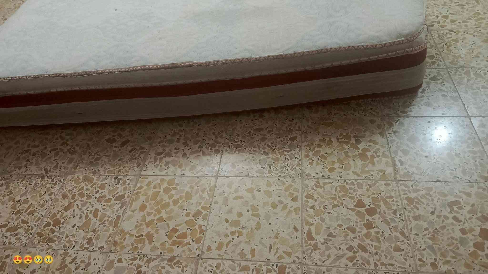 دوشك ضغط عالي تركي قياس 180في200 السعر 50 ناصرية الاسكان الصناعي ***********

نص مكتوب في الصور:
- 😍😍😍😍
- 😍😍😍🥺🥺
- 😍😘😘😍😥