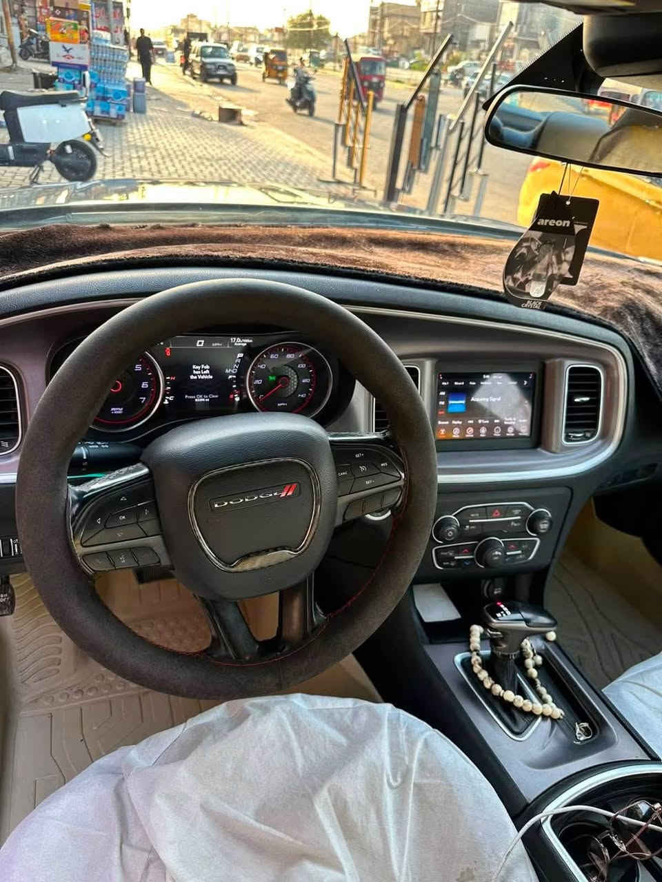 لبيع جارجر سمنتي ٢٠١٩ ماشيه ٨٣ ميل سياره فول مواصفات فتحه تخم تاير جديد منظومه زنون رقم بغداد
الحادث مرفق بالسونار.
السعر ٨٠  وبيها مجال بسيط جدا 
. للاستفسار الاتصال على الرقم ما جاوب هنا اعتذر فقط واتساب 
***********
