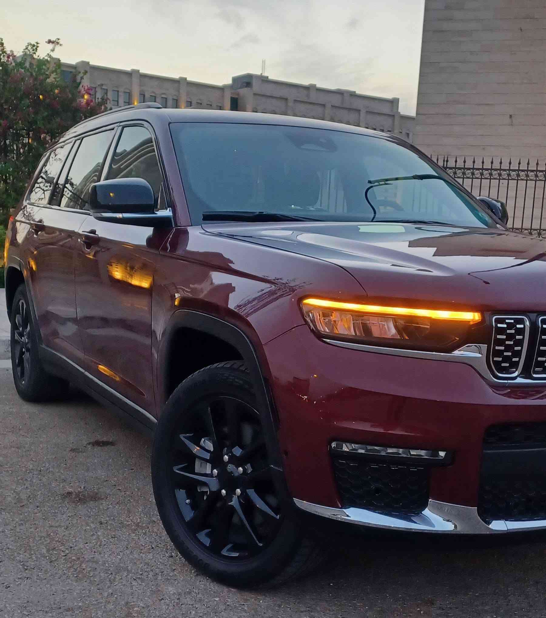يالله جيب شيروكي موديل 2024 وارد امريكي ماشية 12 رقم ذيقار شهداء  بسمي 
مواصفات فول عدا الفتحة 
مكينة ٣٦٠٠ وكير وحدادية وتبريد❄️ وكهربائيات وتايرات كلهة جديد بلادي حادثهة جاملغ وشوية من البنيد والباقي بلادي السيارة جاهزة فول 
السعر 250$ وبيهة مجال للطيبين 
مكاني كربلاءرقم صاحب السيارة(***********)
