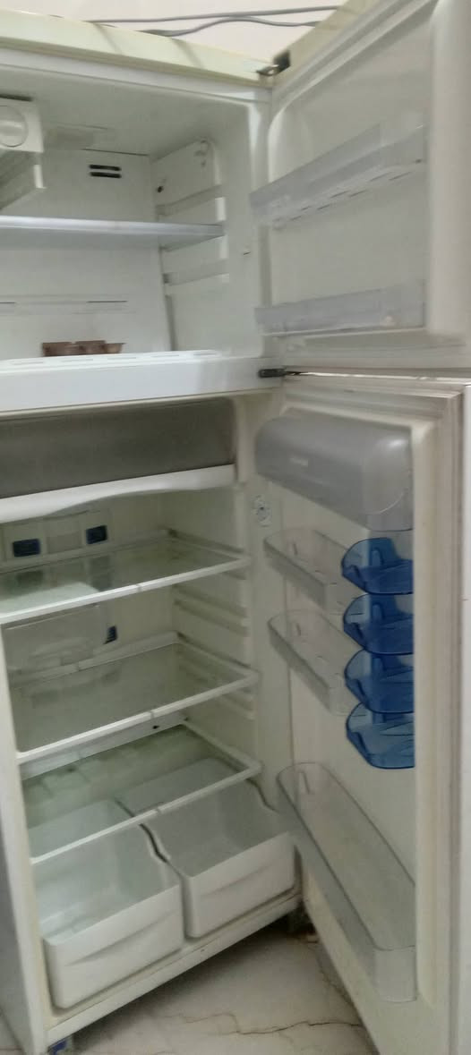 ثلاجات • للبيع
