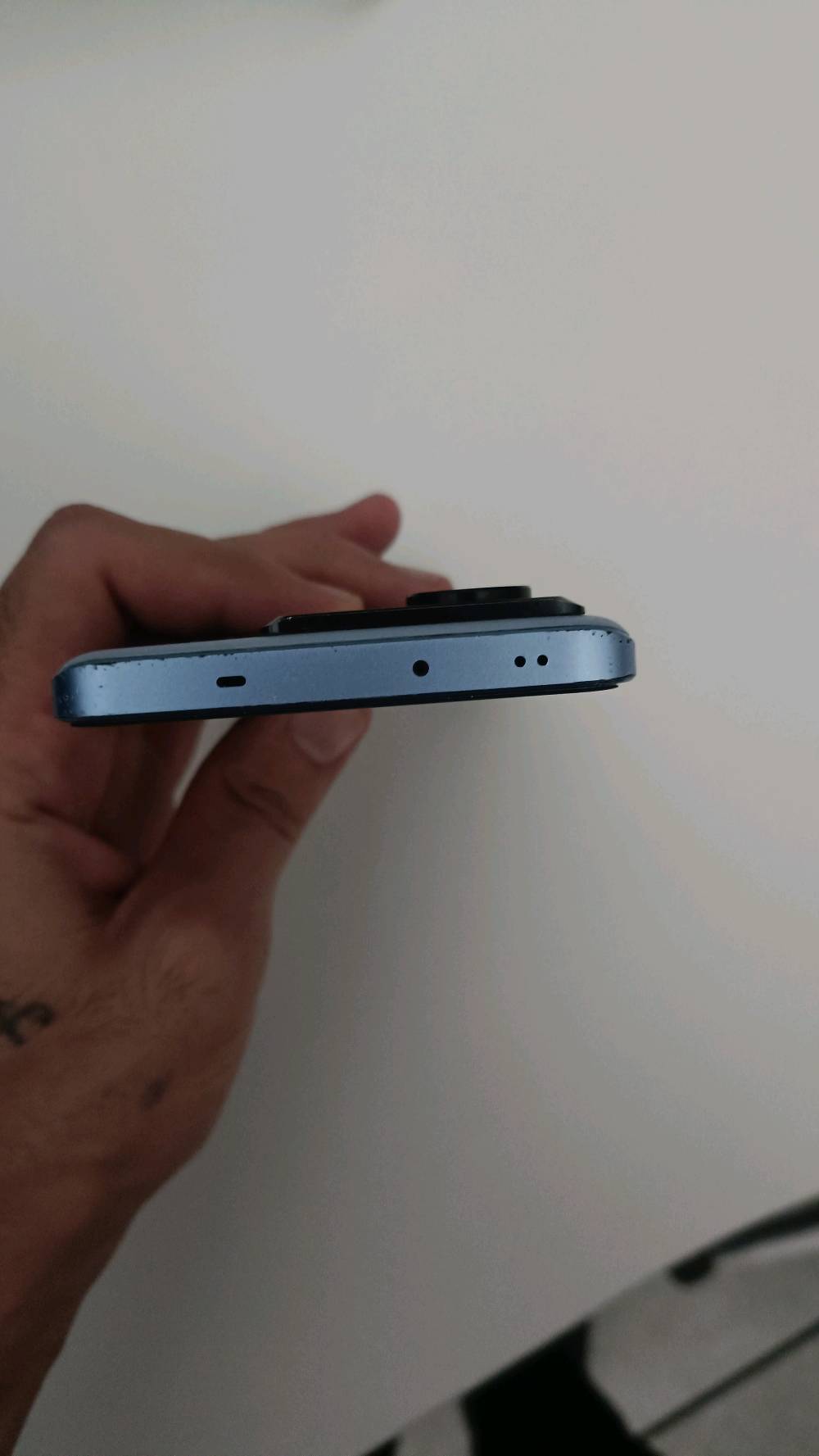 شاومي 13 تي برو ذاكره 512 جهاز نضيف و مكفول بي فقط شخوط في الشاشه بدون اي ملحقات