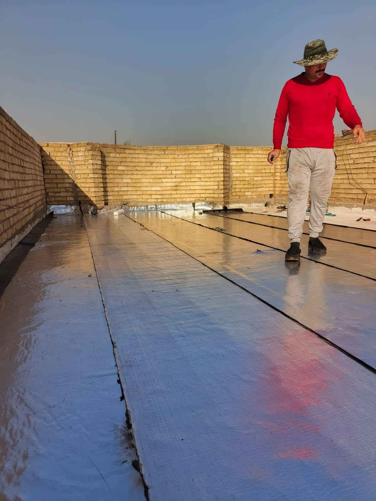مخافة الله أساس العمل
🌧️🏠 تريد تحمي سطح بيتك من المطر والرطوبة وحرارة الصيف؟ 🌞💦
***********📞

تعلن شركة السلطان للأيزوكام عن توفر وتنفيذ عزل الأسطح باستخدام الأيزوكام الأصلي 🇮🇹 بسماكة 6mm، العاكس للحرارة والمانع للرطوبة.

🔥 ليش تختار الأيزوكام؟

✅ يعكس حرارة الشمس بنسبة تصل إلى 80%

✅ يمنع تسرب الرطوبة ويحمي السطح

✅ يتحمل مختلف الظروف المناخية

✅ ضمان جودة العمل لمدة 12 سنة

✅ صيانة مجانية خلال فترة الضمان

✅ أسعار مناسبة جداً وجودة عالية

🏗️ يُستخدم الأيزوكام على:

الصب • الفرشي • الأشتايكر • الجينكو • السندويج بنل • الأسطح المزفتة

💡 واستغنِ عن طرق العزل القديمة والثقيلة والمكلفة مثل:

التراب • النايلون • الفلين • الطين وغيرها.

🏢 نعمل على تغليف أسطح المباني الحكومية والأهلية

من شمال العراق إلى جنوبه 🇮🇶

🚗 لا تتعب نفسك بالبحث!

اترك عنوانك وتواصل ويانا، ونوصل لباب بيتك ونقدملك الخدمة بأفضل جودة.

📞 للحجز والاستفسار ***********

⭐ لسنا الوحيدين... لكننا نسعى دائماً لأن نكون الأفضل. ⭐

📲 فضلاً وليس أمراً: شارك المنشور حتى يستفاد غيرك.
