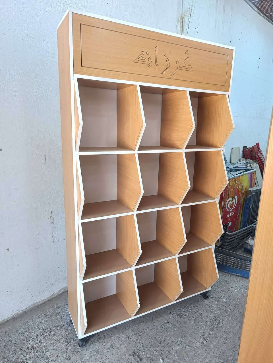 عارضة كرزات رفوف جانبي وجداري عنواني بابل ***********.    ***********
