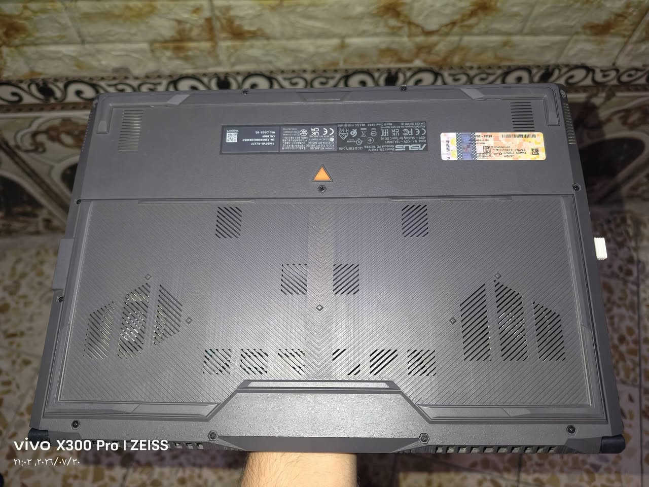 للبيع لابتوب ASUS TUF Gaming F16 - بحالة ممتازة جداً.

المواصفات الأساسية:
- المعالج: Intel Core i5-13420H (من أقوى معالجات الجيل الـ13)
- كرت الشاشة: NVIDIA RTX 4050 (6GB) - يدعم تقنية DLSS 3
- الذاكرة: 16 جيجابايت DDR5 (قابلة للترقية)
- الشاشة: 16 بوصة FHD+ معدل تحديث 144Hz لمتانة في الألعاب
- التخزين: m.2 SSD سريع ( 512GB )
- لوحة مفاتيح بإضاءة RGB مقاومة للماء

المميزات:
- أداء ممتاز في جميع الألعاب الحديثة (CoD، Fortnite، GTA V وغيرها)
- نظام تبريد متطور بقناتين ومروحتين
- منافذ متعددة: HDMI، USB-C، USB 3.2، Ethernet
- بطارية تدوم طويلاً مع تقنية الشحن السريع
- تصميم عسكري متين (معيار MIL-STD-810H)

الحالة: الجهاز بحالة ممتازة، خالي من الخدوش أو الكسور، ولم يتعرض لأي صيانة سابقة.

السعر: مليون 150 الف بي مجال

للتواصل: ***********
مكاني بغداد
