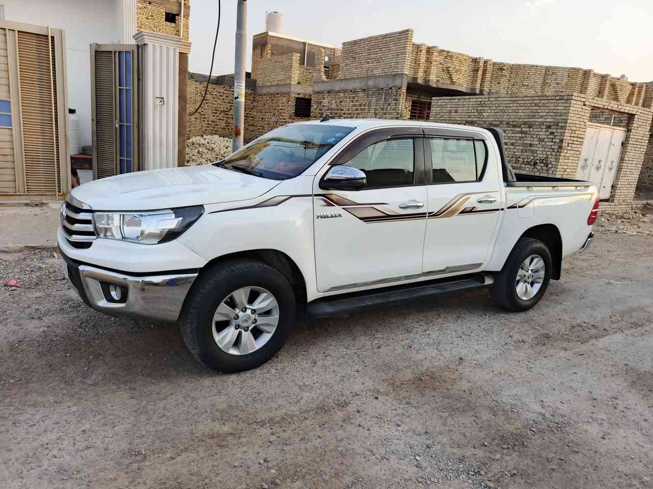 السلام عليكم بيكم للبيع فور ويل موديل 19سياره حلوه وجديده معنه الكلمه ماتصرف الف عليهاحداده وتخم تاير ومكينه وكير وكاله السياره مكفوله عده بارد قليل بجاملق وضايع بس بلفحص يطلع وفحصها بلمنشور اوتماتيك شاشه وتحكمات وقطعتين تبريد ورا السياره جاهزه مكانها بلعماره ورقمها ميسان بسمنه تريد اي وقت ايعجبك احولك السعر خاص او تتصل وتدلل ***********
