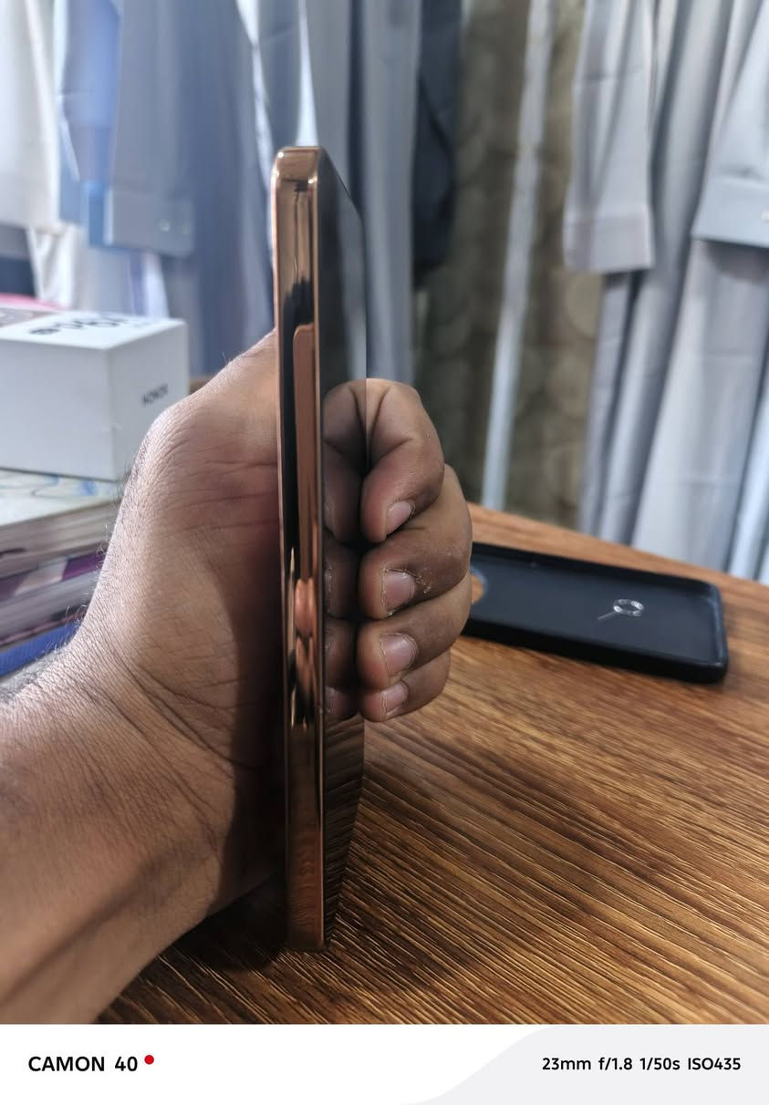 السلام عليكم ورحمة الله وبركاتة
هونر x9d 5G
للبيع نظافه فول مستخدم قليل جدا 
كامل ملحقات 
الجهاز غني عن التعريف ومواصفاتو جدا عاليه 
اتصل ***********
خاص مفتوح ايضا
السعر 450بي مجال بسيط
