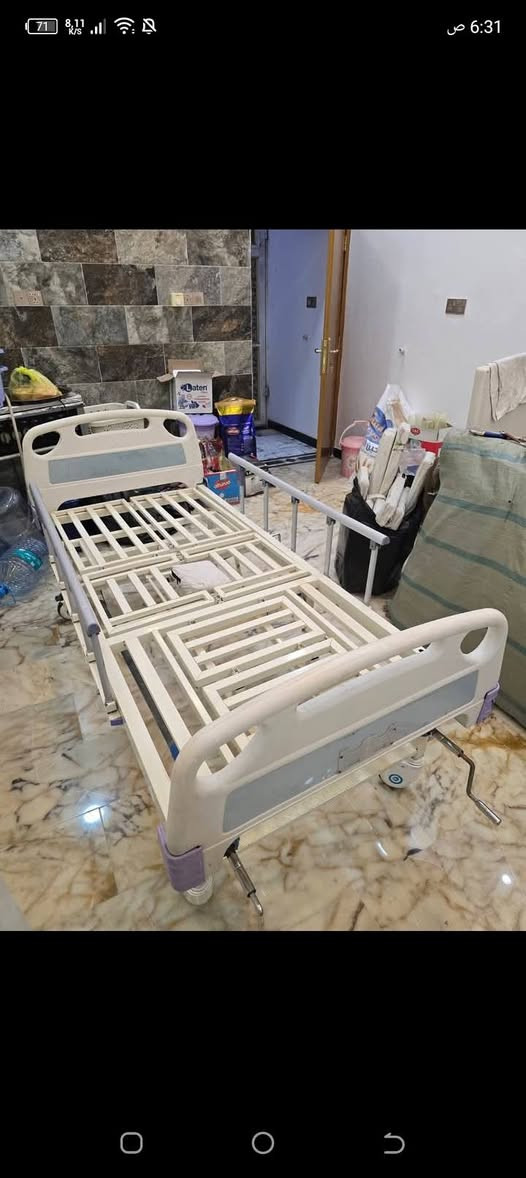 سرير طبي خمس حركات سعره 250 مكانه بغداد رقم واتساب فقط ***********
