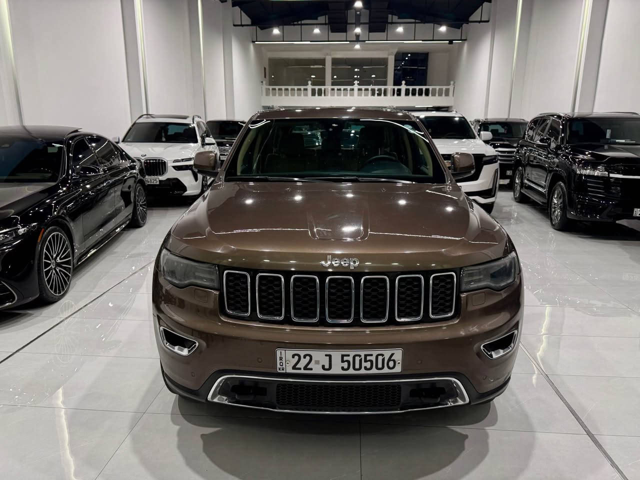 جيب گراند شيروكي 2018 (خليجي وكالة هارلم)
فول مواصفات 4x4 Limited Plus 

دفع رباعي ، بانوراما ، 3 شاشات ، كشنات تبريد و تدفئة ، حساسات امامي و خلفي ، شاشة كار بلي

كفالة عامة بدون حادث بدون صبغ بدون تبديل فقط
و حتى الدعاميات بشرط ماشية قليل 61 مايل
سيارة جديدة كلش و متصرف دينار عليهة

كلشي بيهه بشرط كير ومحرك وكهربائيات وصدر بدون نقص برغي

رقم وسنوية وهزة جديدة بأسمي 
مكاني اربيل 
السعر ( 235 ورقة ) وبيهه مجال للشراي

***********
*********** أربيل, العراق
