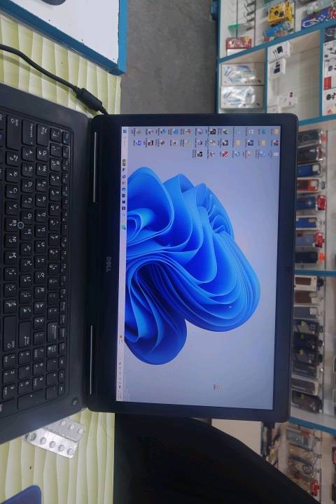 هاي المواصفات دبل هار 
حجم الشاشه 17
مديل الابتوب dell7710