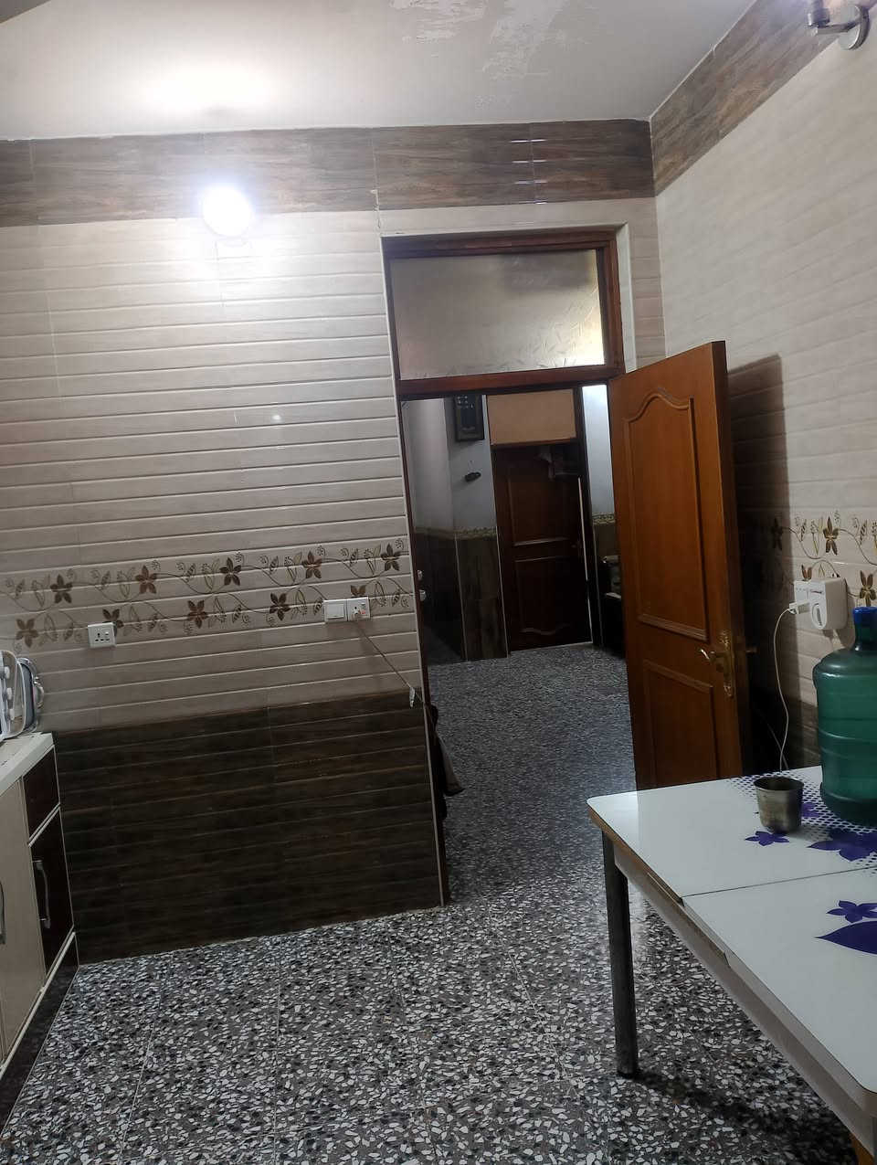 مساحه 150 نزال 20 واجهيه 7.5 حي الجهاد حمدانيه ***********
