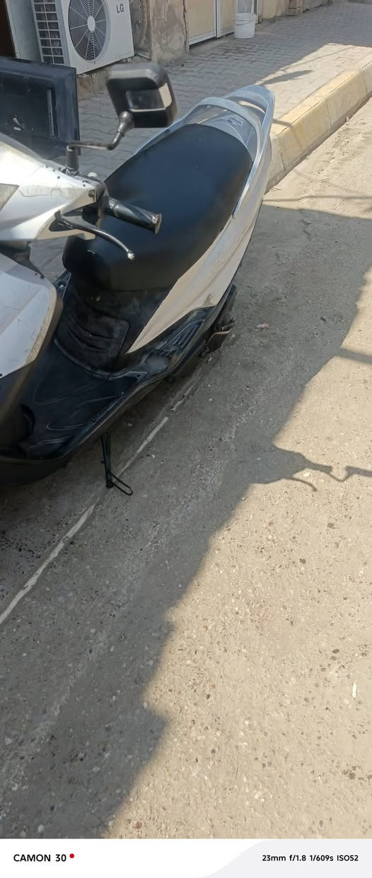 ماكس ١٤٠ ياباني دراجه كامله وكله شغاله سلف وهندر وكفر ومحرك بلادي ختم واحد وبسعر ٣٠٠ وبيه مجال حك الجيه ديالى بعقوبه ***********
