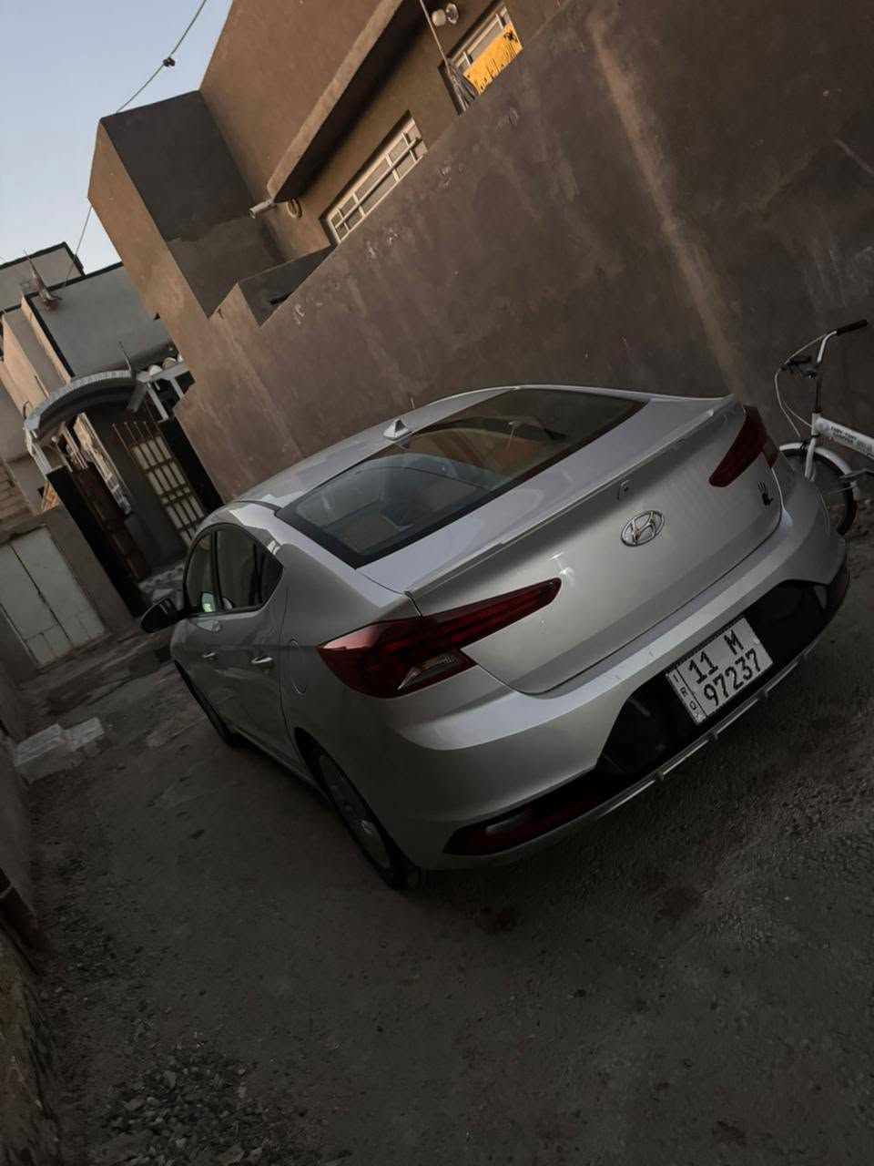 السلام عليكم النترا موديل ٢٠١٩ أمريكا كير مكينه مكفولة السونار الصورة الحادث بلمنشور ماشيه ١٠٠ الف بنيد تبديل فقط رقم وسنويه وهزه باسمي بغداد اليوم ااستلمت السنويه مواصفات شاشه رادار جلد الدوشمه السياره خير من الله مكان السياره بابل السعر ١٣٠ وبيه مجال  رقم صاحب السياره ***********
