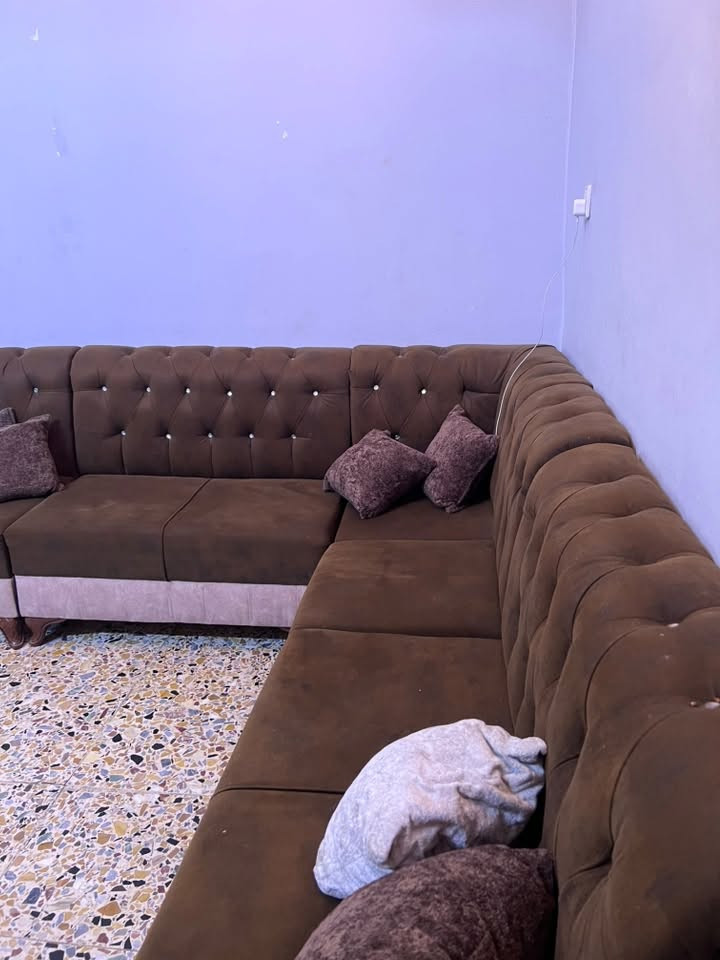 ديوان عشر مقاعد استعمال شهر تفصال عراقي بسعر ٢٥٠ قفل مال بيت الي يراسل مانزل ابد منه
***********
