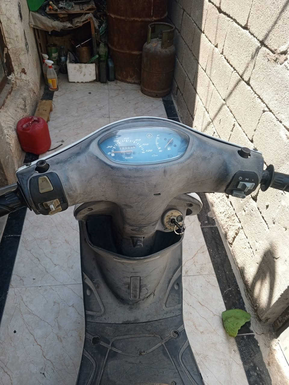 للبيع ماكس قجمه دراجه كلها بلاد بوشه 49كلها شغاله بس باتري ضعيف فقط مكينه ناعمه شلعه وسرعه فول مبدل بيها ولفات سعر 650 العنوان البصرة الاصمعي الجديد ***********
