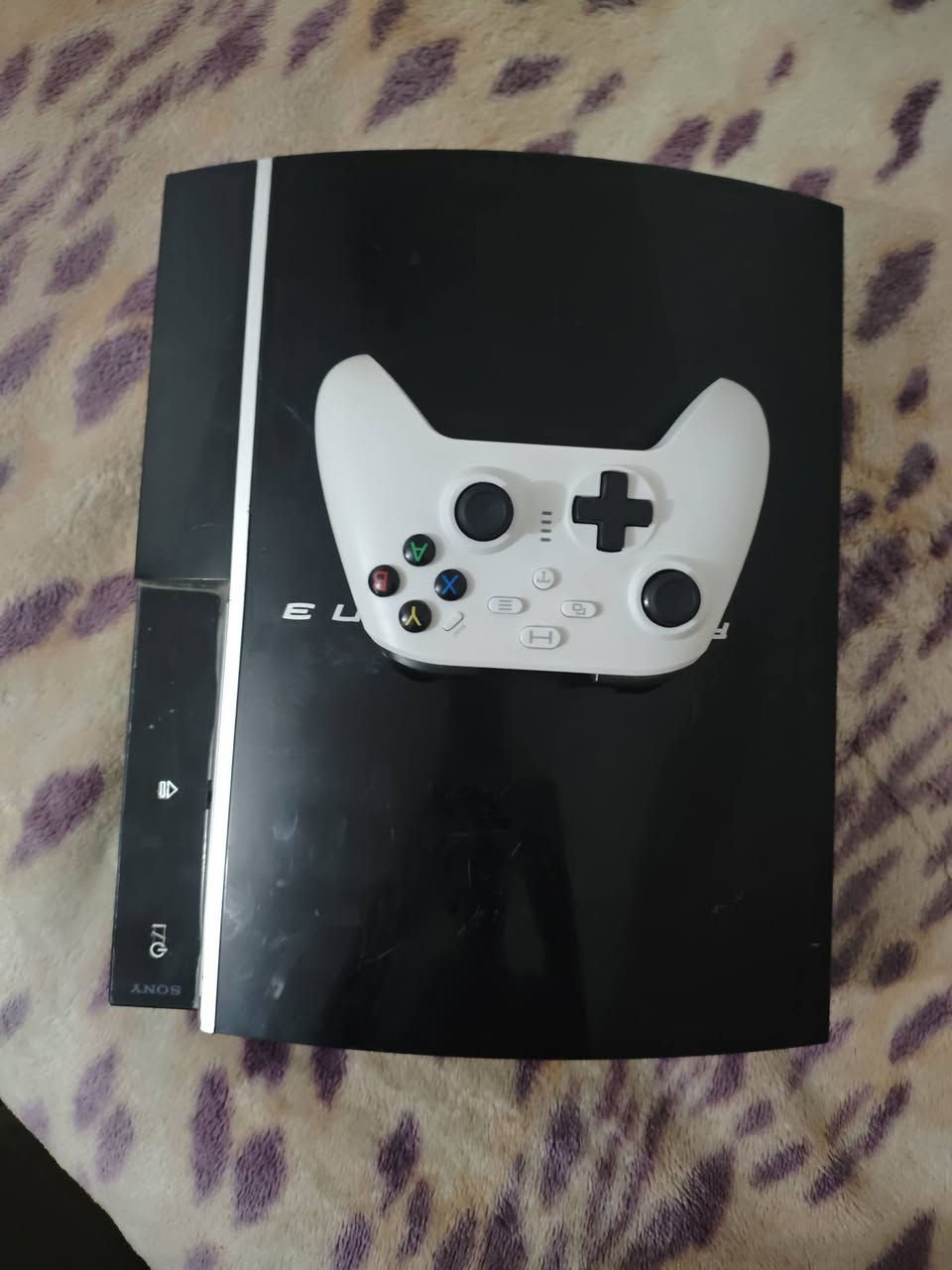 السلام عليكم بلي ستيشن ثري للبيع 40 الف مع جوستك احترافي تشتغل PC و Xbox و بلي ستيشن 3 ،4 . مشكلته مايعرض صوره شغال الجهاز ضوء اخضر وفان وكلشي شغال بس مايعرض ابيعه على هاي الحاله يشهد الله لاماخذه لمصلح ولااعرف العطل مالته واتساب *********** او خاص
