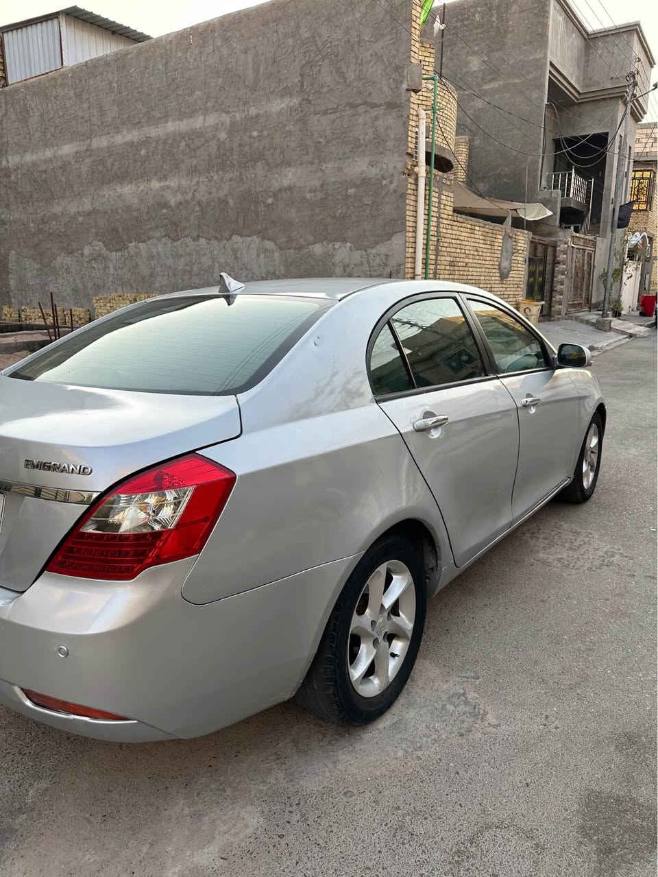 جيلي امجراند Ec 7 محرك بلاد 1800 كير ومحرك مكفولات ماشيه 140  سياره مكفوله من الضربه والتبديل مصبوغه عام تبريد شغال منضومه جديده❄️ تخم تاير جديد حداديه نص عمر 
السياره غرفتها كلش جديده وبلاديه من كل النواحي ما ملعوب بيها رقم بصره الدولي بسمي سنويه 2031  سعرها 55$ مجال قليل لشراي العنوان بصره حي الحسين *********** ❤️مكلف بالنشر ❤️ البصرة, العراق
