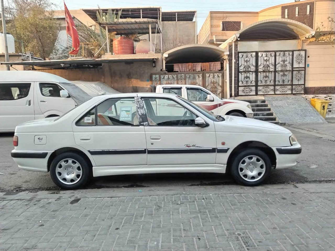بيجو بارص ٢٠١٤ السياره كفاله من الضربه والتبديل بيها صبغ هلالات مكينه كير حداده مكفولات تبريد بيه ليك شرط كمبريسر شغال سنويه ٢٦ رقم بصره السعر ٣٦ للاستفسار ***********
