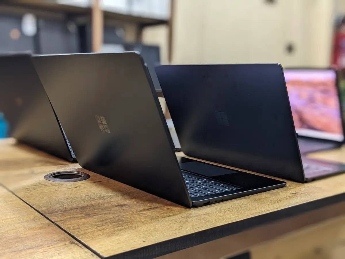 سيرفس لابتوب 4 • i7-1185G7 • 16GB رام