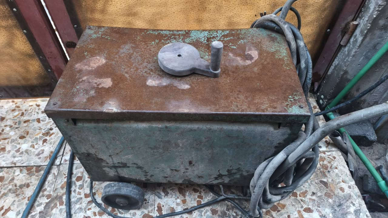 مكينه لحيم بلغاريه اصليه مكينه نظيفه 3فيز 
الاتصال والاستفسار ***********
