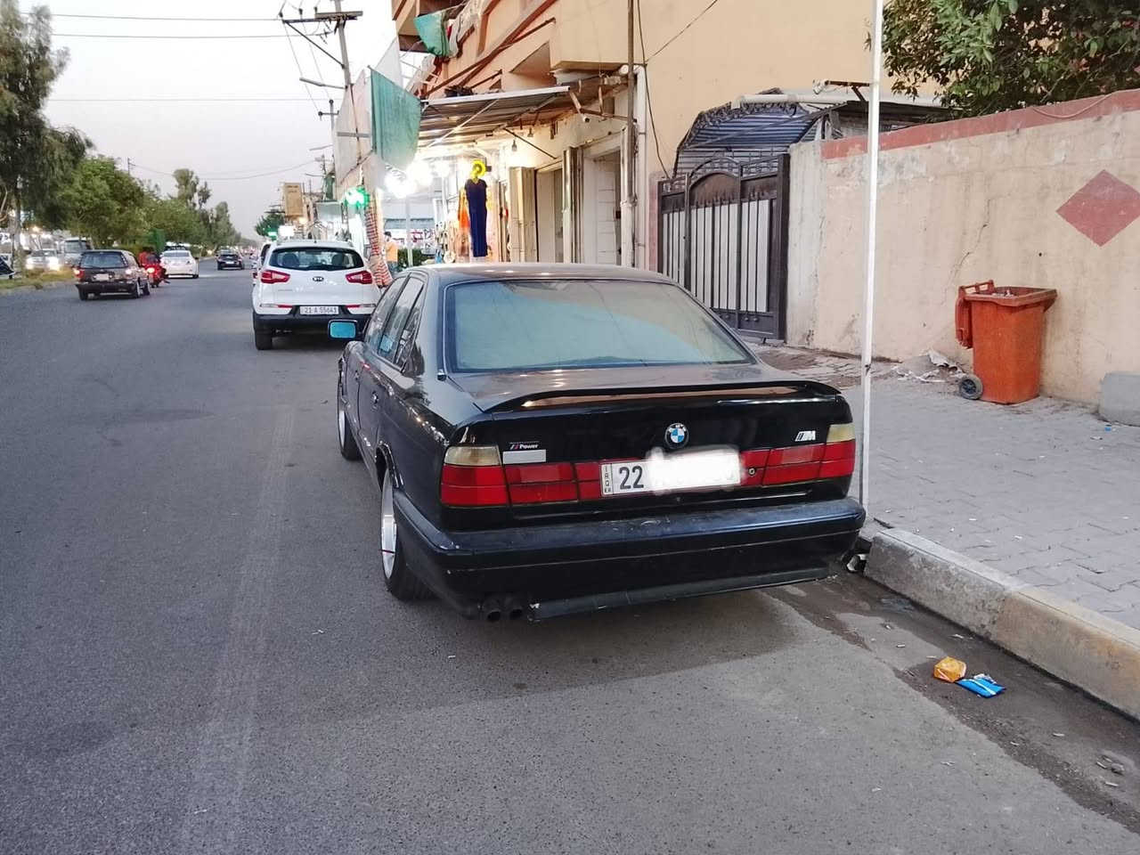 سلام عليكم...بي ام  موديل 92 ..  گير ومحرك 525بلاد رقم اربيل الماني شرط التحويل  سنوية لحد 30. وبيها بطاقة بانزين.. مكان سياره  كركوك للاستقسار الاتصال ***********  واتساب

