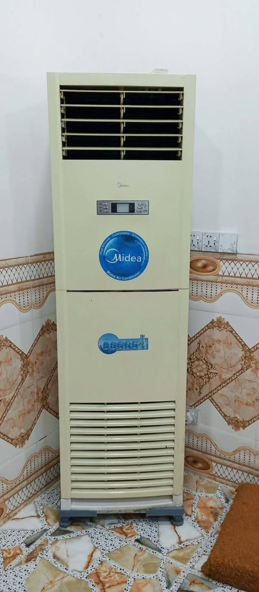 سلام عليكم سبلت حافض 3طن عل فحص شقال بروده ثلج سعر 550  ول ميديا شقال عل فحص بروده ثلج 3طن سعر 650 مكان براهيم بن علي لستفسار علا رقم ***********
