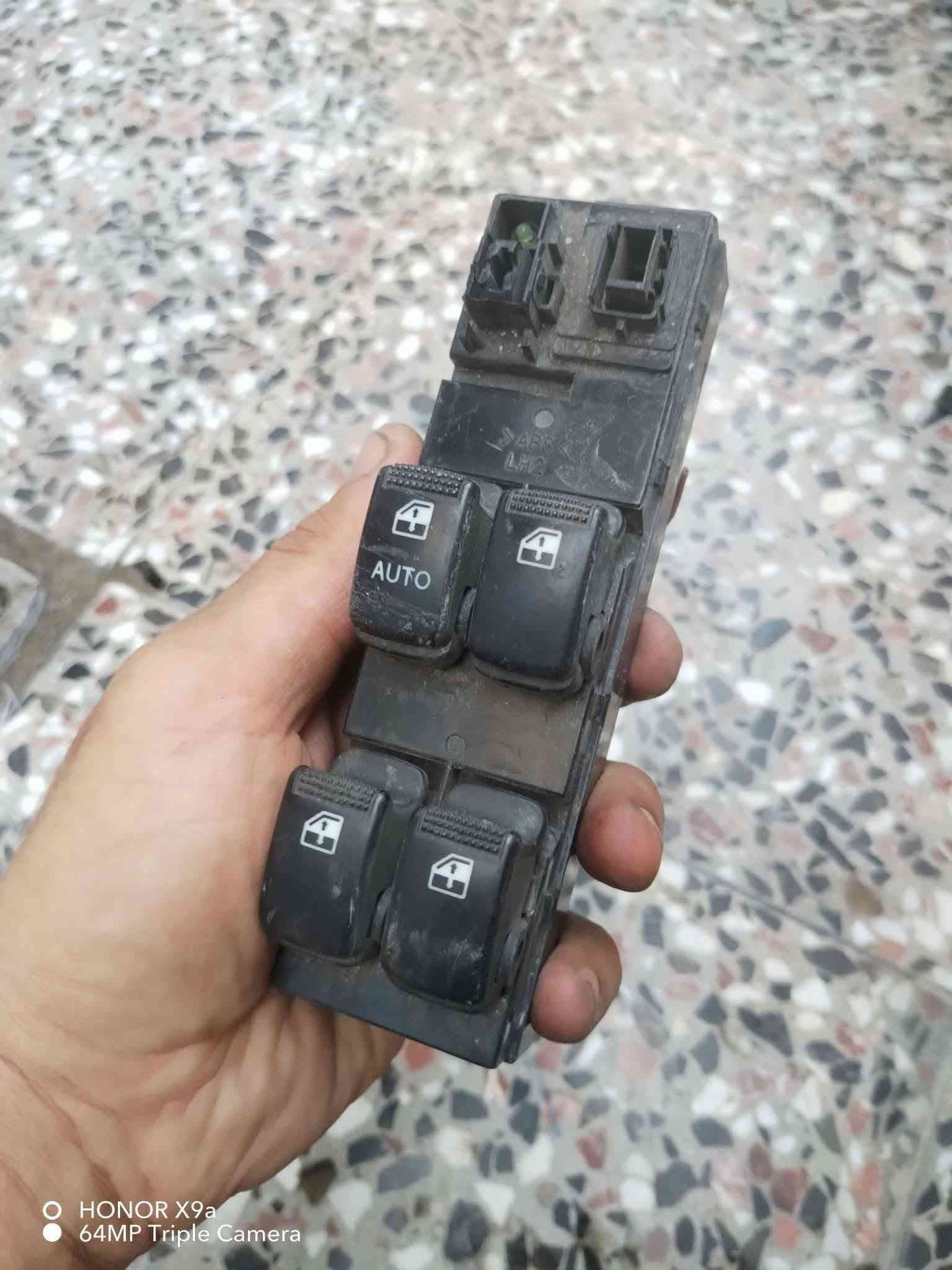 اسعار مناسبه ماعندك تاخذ ابلاش وبخدمتك حبيبي للحجز واتساب ***********

نص مكتوب في الصور:
- HONOR X9a 64MP Triple Camera
- HONOR X9a
- 64MP Triple Camera
