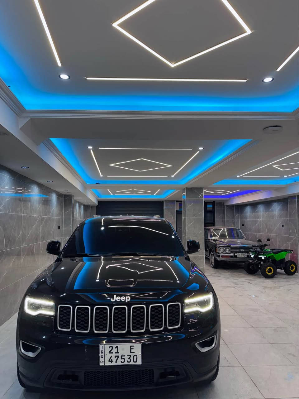 Jeep grand cherokee      2019       4+4

جێپ گراند چیرۆکی 
کلین تایتل 
  80 هەزار مایل ڕۆشتووە
گێڕ و مەکینە نەکراوەتەوە 
کارەباییات و حەماوە بەشەرت 
تەبرید مەزبوت سارد و گەرم بەشەرت
تەبرید مەرکەزی 
لایت لید 
بەسمە 
شاشە 
گێچ ئلیکترۆنی 
تەحویل و غرامە بەشەرت 
نرخ : 205 $ 💵
شوێن : سلێمانی 
ژم: *********** السليمانية, العراق

