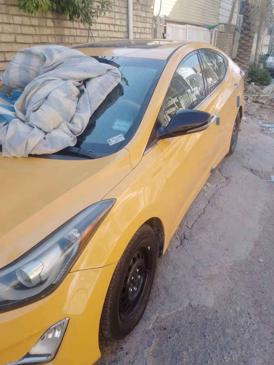 سلام عليكم
النترا 2014 لمتد فول مواصفات 
رقم بغداد الدولي بأسمي 
محرك 1800 دوش 
كير at
تبريد شغال 
منظومة بانزين +باتري جديد 
تخم تاير جديد 
مواصفات 
بصمه فتحه 
تحكم ستيرن 
اشاير بالمري 
كشن جلد +كهرباء 
السعر 98وبيها مجال   مكاني بغداد الشعله 
رقمي ***********
