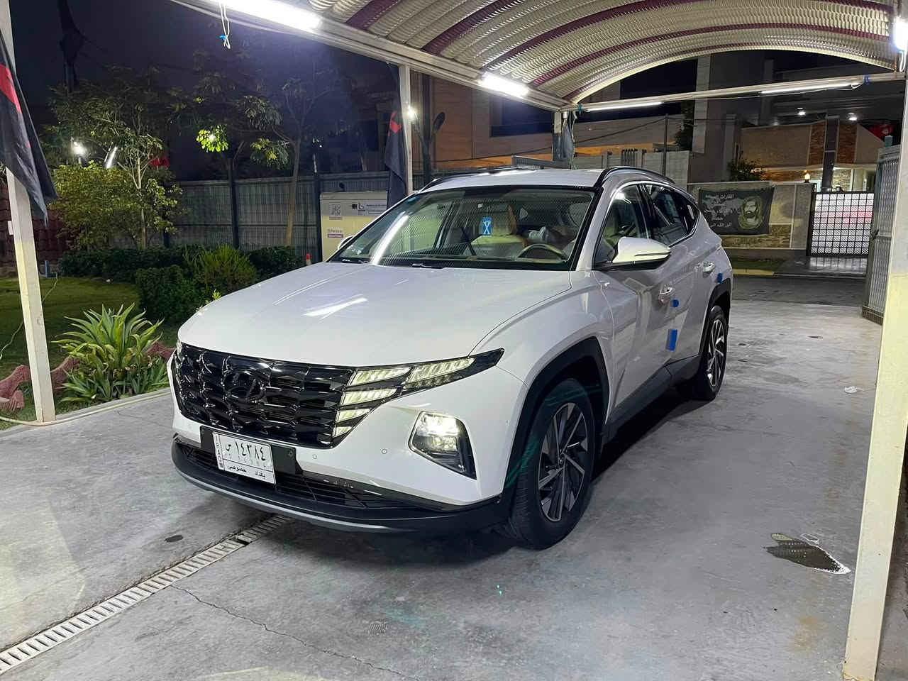 السلام عليكم
🚗توسان 2023 للبيع 

🔺وارد خليجي 

🔺ماشي 28000 

🔺كشنات كهرباء 

🔺شاشة ايباد + ابل كار بلي و اندرويد اوتو 

🔺عداد ديجتال

🔺مثبت سرعة 

🔺اوتو هولد 

🔺مود درايف 

🔺مانع انزلاق 

🔺نظام نزول منحدرات ⛰️

🔺تبريد قطعتين ❄️

🔺بك لايت LED✨

🔺كامرة خلفيه دواره  

🔺حساس امامي خلفي 

🔺قماره حديد 

🔺داخل مخمل 

🔺تحكمات ستيرن جهتين 

🔺هاند بريك بصمه

🔺كير اوتو 6 نمر 

🔺لايت زينون 

🔺ويل حجم 18 🛞

🔺تشغيل عن بعد 

🔺حساس ضغط العجلات 

🔺مري شفط 

🔺شاحن لاسلكي 🔋

🔺بردات خلفيه 

بيها طخه بين الجاملغ وباب الصدر ومعمرة تعمير جيد 

مكان السيارة بغداد 

💵السعر 198$   وقابل للتفاوض  

📞للتواصل          : ***********
