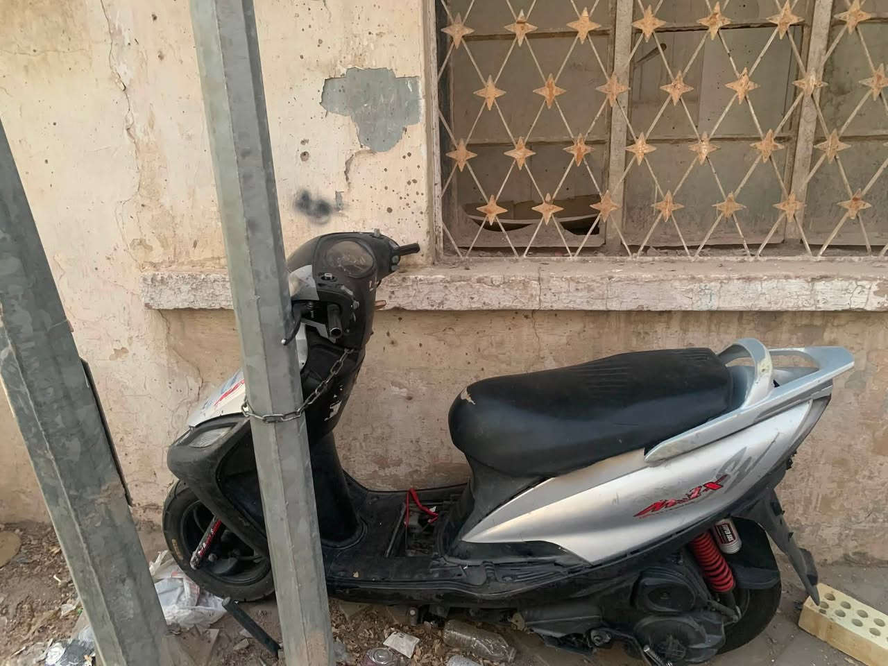 سلام عليكم دراجه ماكس ١٤٠ البيع كفرات بل ديه
الدراجه طافيه ماعرف شبيهه ابيع طافيه السعر ١٥٠ وبيهه مجال مكاني بل لاعضميه ***********
