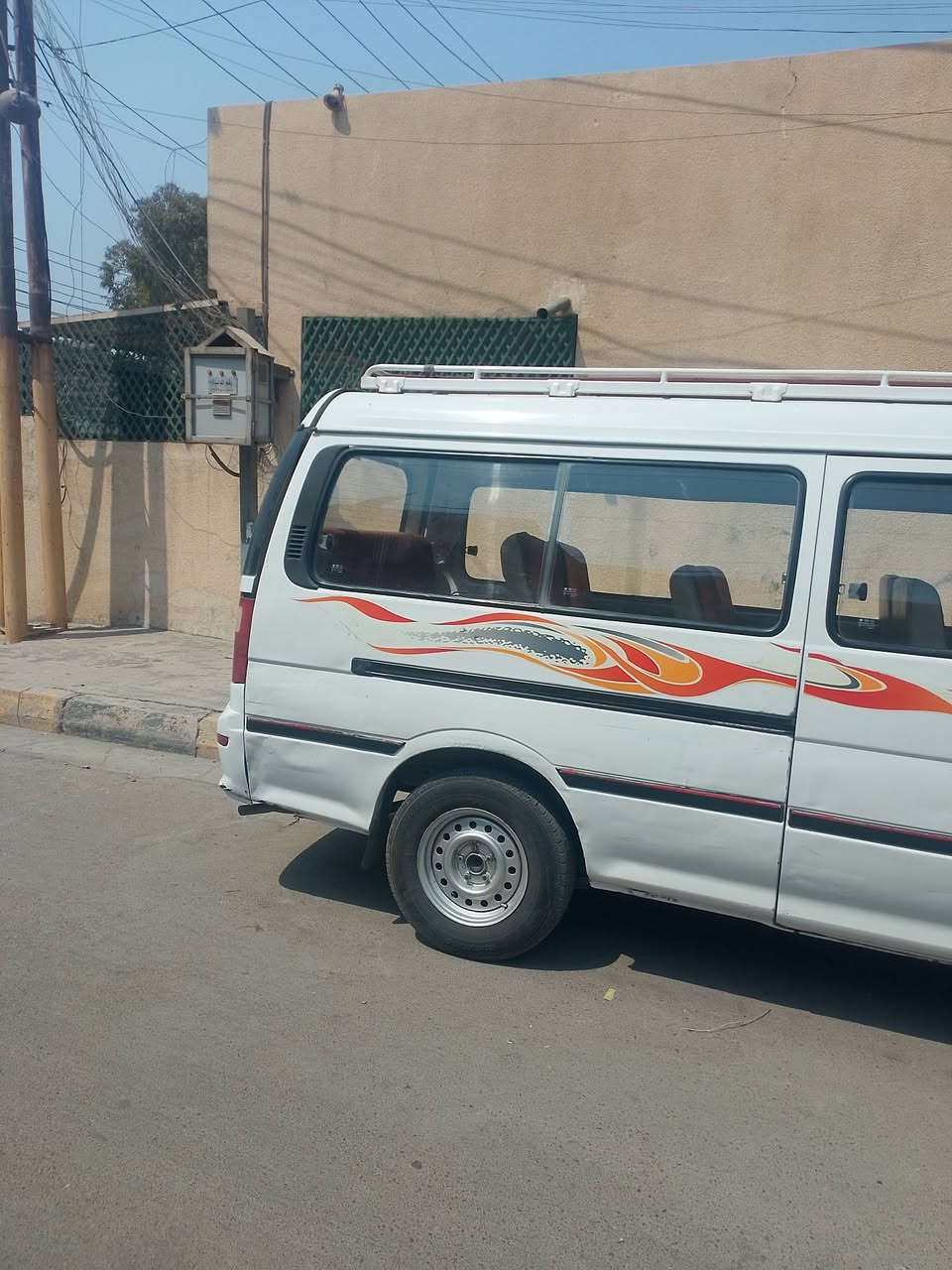 كيا فوتون موديل 14. سنويه جديده باسمي  محرك مكفول جديد وكير مكفول وجاهزه تماماً تايرات نص عمر. باتري جديد سياره خير من الله مصفره لاهيىئه ولامطلوبه السعر 70 وبيها مجال  هذا رقمي ***********
