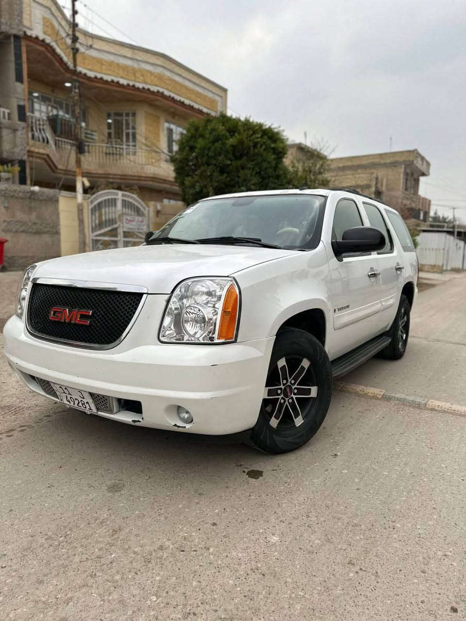 السلام عليكم اخوان
اقرة التفاصيل كلشي مذكور 
GMC Yukon 2009
جمسي يوكن 2009
رقم بغداد بأسمي
8سلندر 5300/ كير 1000
كير/مكينة/اكسل/خير من الله 
داخل جديد 
تبريد تتفأه 
تدفأه كشنات اربعة كشنات 
لايت زنون اصلي
تخم تاير جديد 
باتري جديد 
ويل كب 
مازدات وبلوجكتراا جدد
جامة إمامية جديدة
عبوة فيت مال كصة
بلكات نوزلات ادامة كاملة  
تحكم ستيرن 
كشنات كهربائي 
انضمه قيادة 
جهاز انذار  
السيارة خير من الله احلة من الصور متحتاج اي مصرف جاهزة 
السيارة مبدل بيها سقف قمارة فقط اذر عامود انترنيت واكع عليه من فوك ومبدل 
السيارة بيه قطع صبغ بدون اي ضربة ابيع عام 
السعر165$ وبي مجال 
بيع او مراوس حسب القناعة
بغداد قرب مرور الحسينية  
للاستفسار اتصل على رقم ***********
ويت ساب موجود
