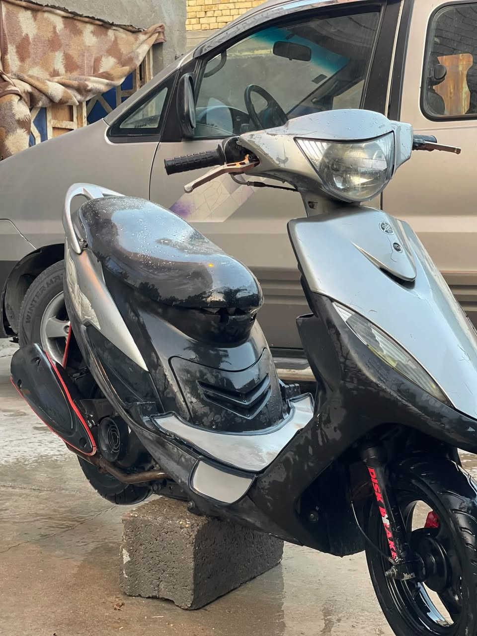 ماكس عدله للبيع محرك ما مفتوح
عينه لايت عالي 
عداد بانزين شقال 
كهربائيات كل شقاله 
دراجه نضيفه 
رقم واحد ويا لمحرك 
بس سلف ٥٥
دراجه جاهزه 
مكانه بصره كرمه علي قرب سيد سامي 
لاتصال ***********
