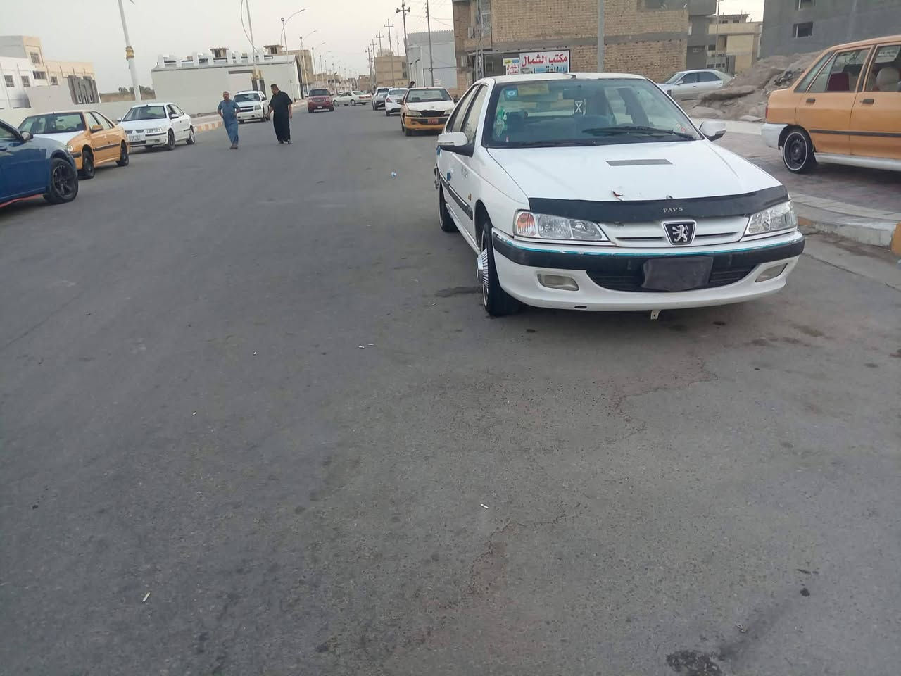 السلام عليكم بيجو بارص موديل 12كير مكينه حداديه تخم تاير كله جاهز نقص بس تبريد مكان ناصريه  سعر 25رقم الهاتف ***********
