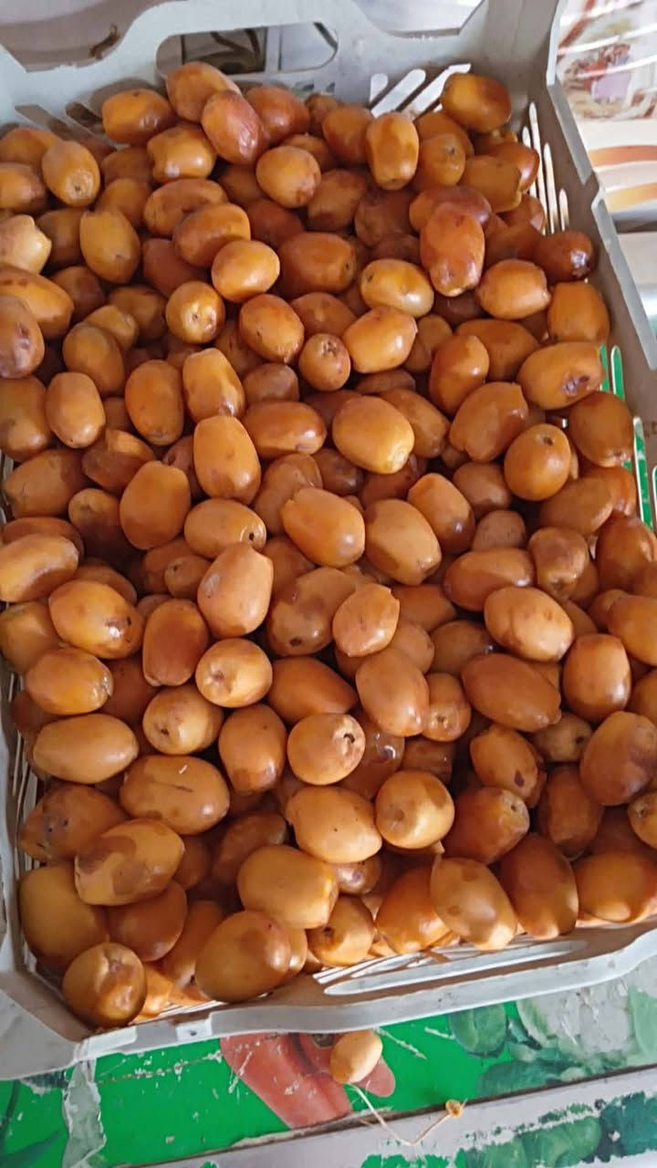 تمر أصفر البيع ***********

