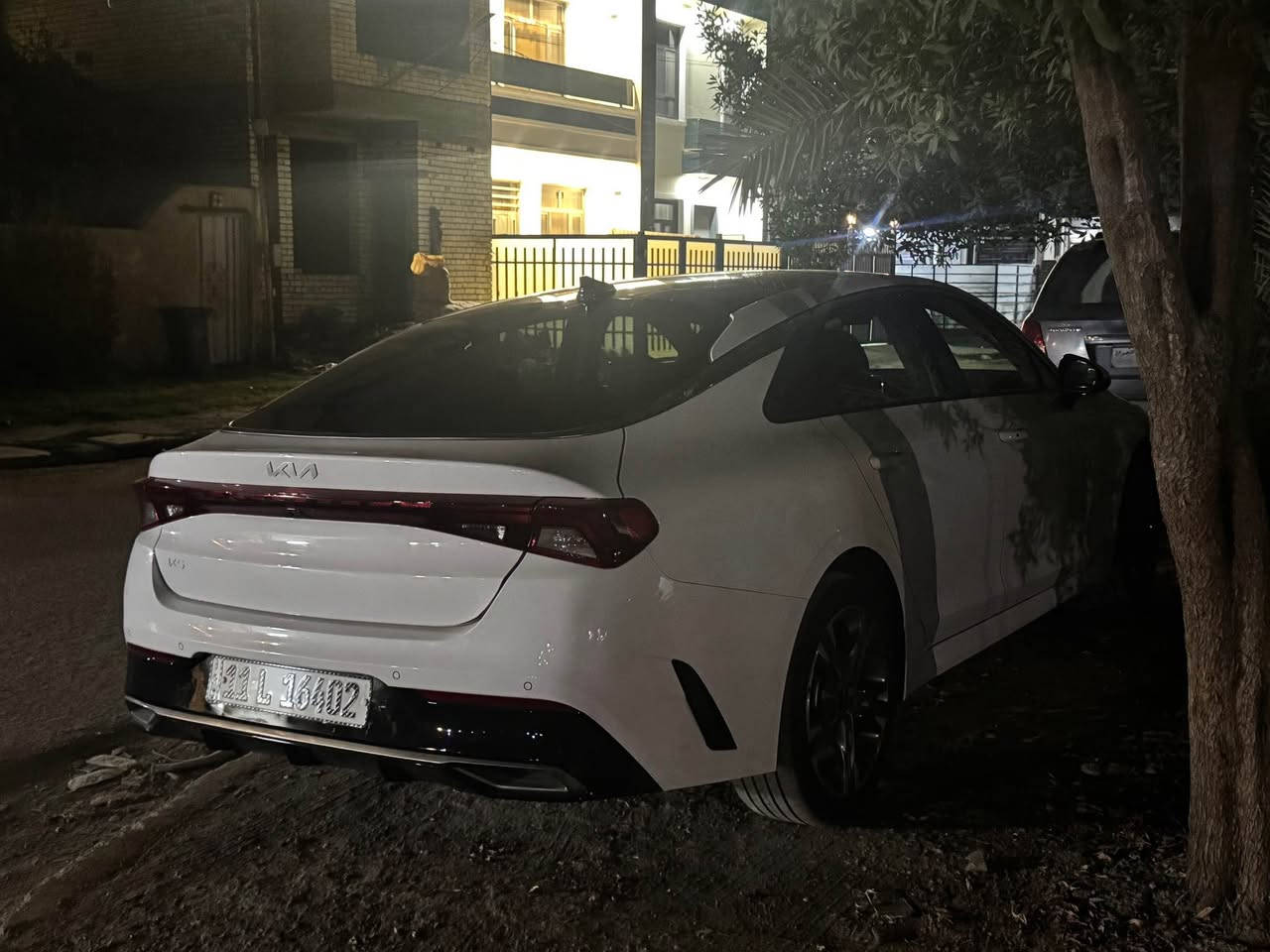 السلام عليكم للبيع K5 2024 امريكي السيارة جاية من امريكا بيها بنيد تبديل وكلير بالتكمة بدون ضرر بدون دواخل وبدون ايرباك محرك 1600 تيربو مفتوح بانوراما بصمة جلد كراسي تبريد تدفئة قطعتين تبريد ويل كروم هندبريك بصمة اوتو هولد درايف مود رادار امامي خلفي السيارة فول وجديدة جدا ماشية 52 
باسمي رقم بغداد الجديد السعر 178 وبيها مجال بسيط للاستفسار الاتصال *********** ابو يوسف بغداد العامرية بغداد, العراق
