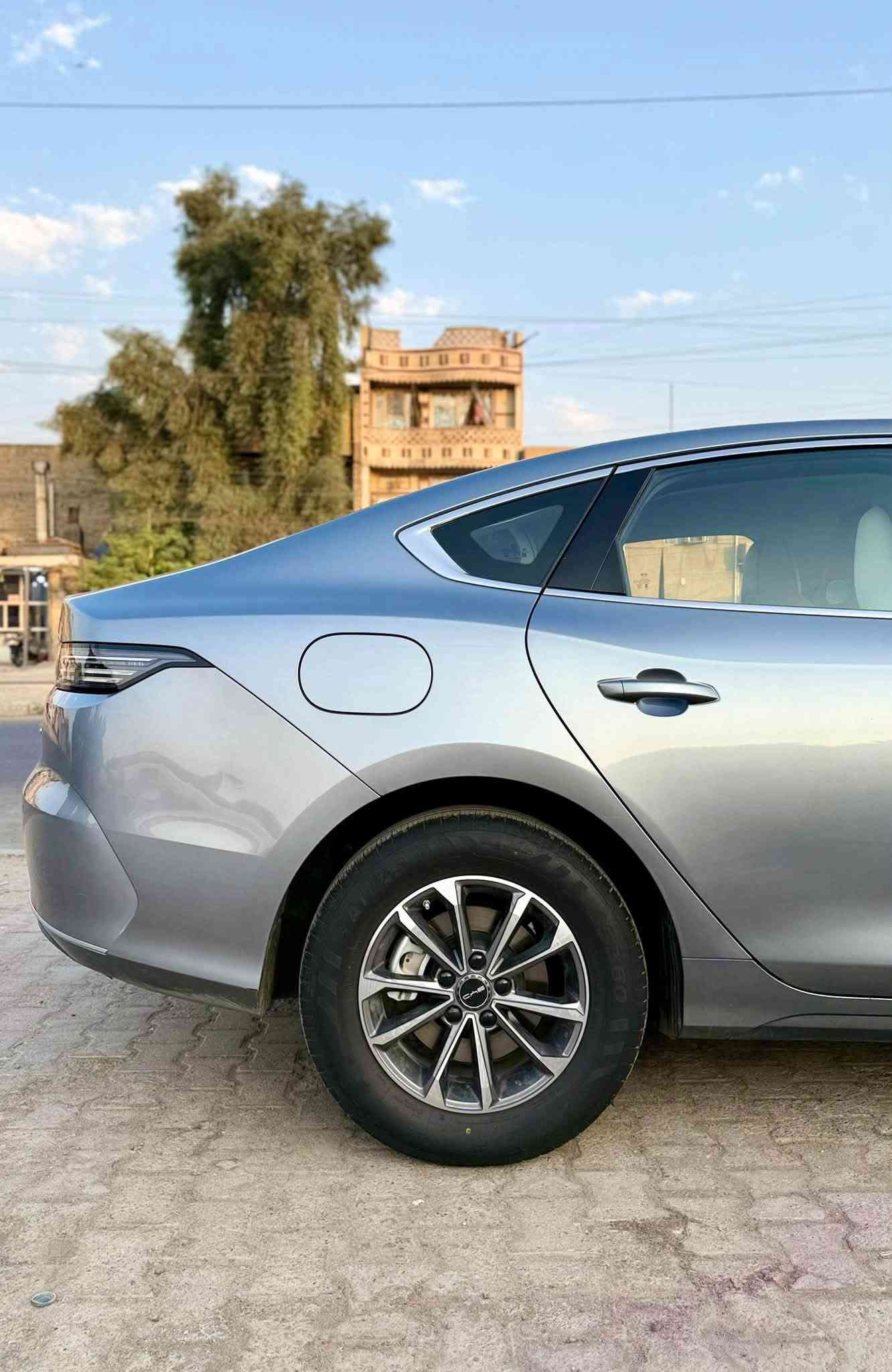 للبيع بي واي دي دستروير 2025 لون مميز سياره كفاله عامه لاصبغ لاتبديل لابارد على وضع الشركه ممشى 24 الف الكلي السياره مبرمجه ومعربهه ب150 الف ( كهرباء هايبرد بانزين )
مواصفات 
داخل ابيض رياضي جلد 
شاشة كبيره قلاب تحكمات دبل مقود مثبت سرعه 
تبريد قطعتين 
هند بريك دكمه واتو هولد  
بصمه تشغيل وبصمه ابواب 2 
3 انضمة قياده 
السعر والتفاصيل اتصل عالرقم عنواني بغداد 
***********
***********
